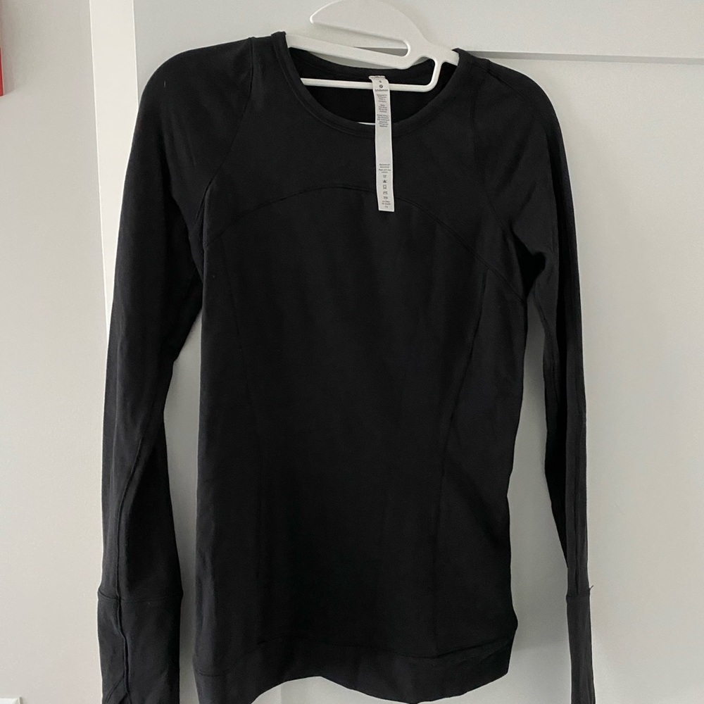 Lululemon black long sleeve size 4